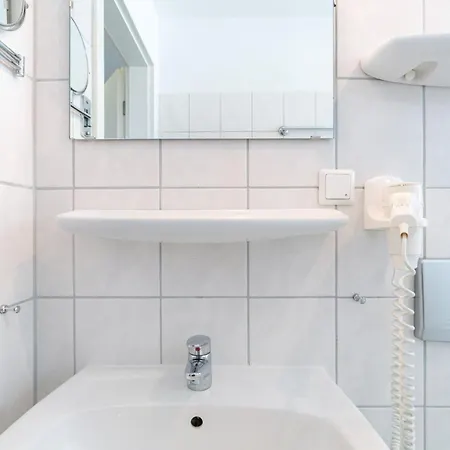 727, Seepark Apartment *