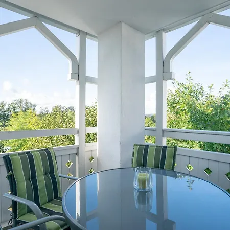 Apartment 727, Seepark *