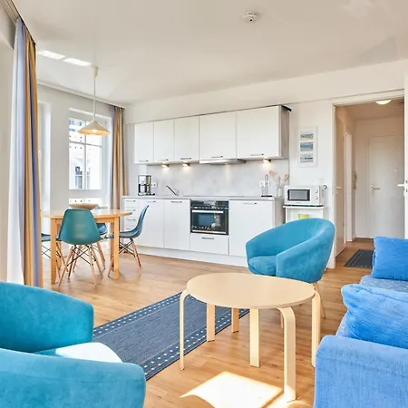 Apartment 727, Seepark *